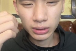 抖音网红男模吃瓜,抖音网红男模的趣味吃瓜日常